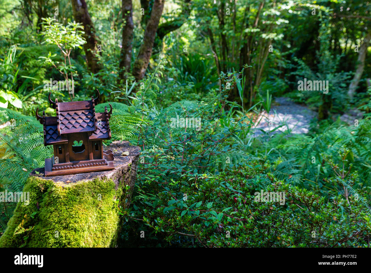 Thai Geist Haus im Garten Stockfoto