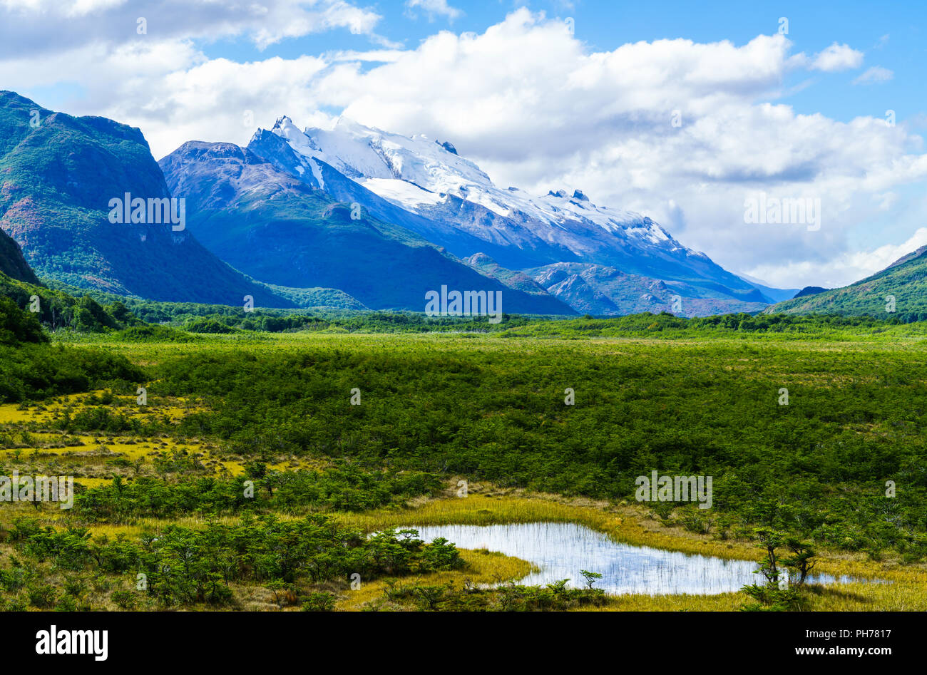 Hoher Berg im argentinischen Patagonien Stockfoto