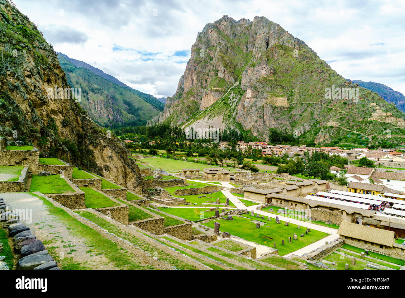 Blick auf Machu Picchu mit der Sonne Tempel Stockfoto