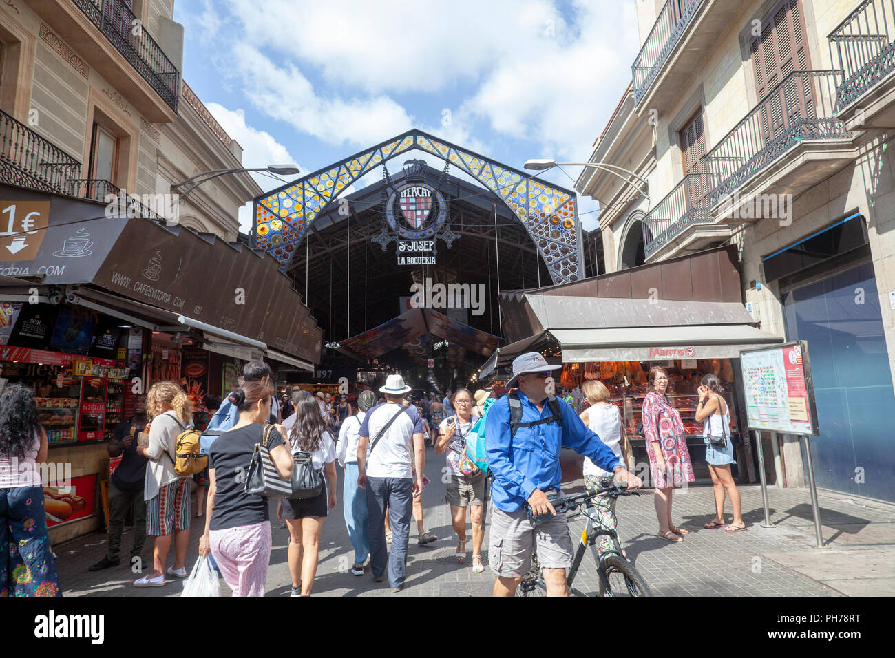 Eingang zum St. Josep Indoro La Boqueria Lebensmittelmarkt in Barcelona, Spanien Stockfoto