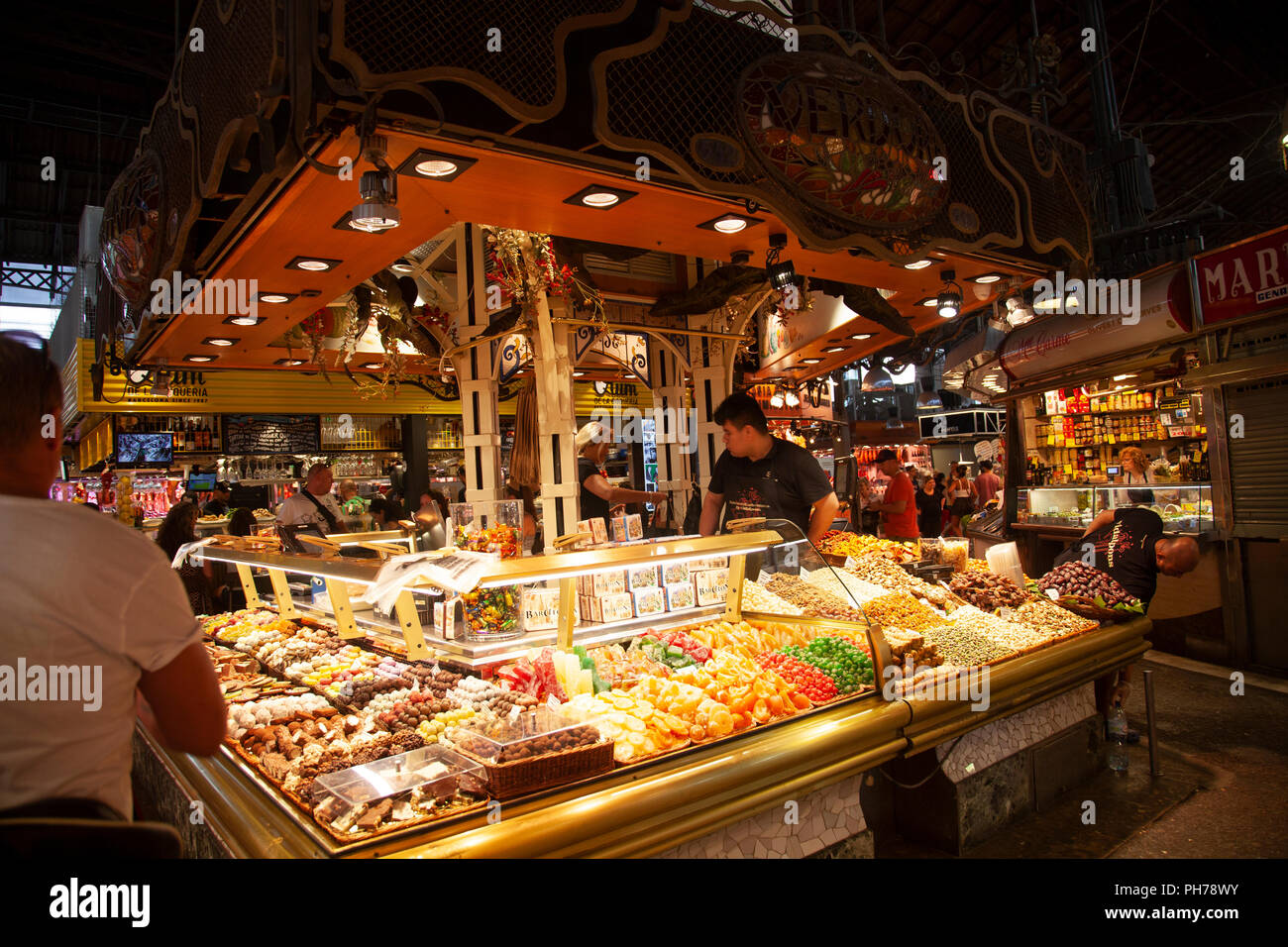 Süßwaren Stall in St. Josep Markt La Boqueria auf der Rambla in Barcelona, Spanien Stockfoto