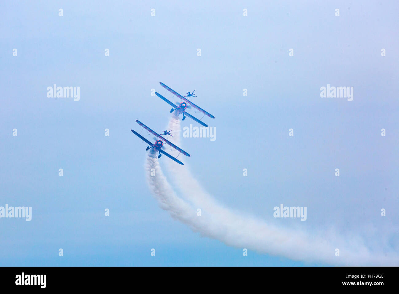 Bournemouth, UK. 30. August 2018. Die Aero Superbatics Wingwalkers wing Walker am 11. jährlichen Bournemouth Air Festival. Perfektes Wetter für das Fliegen - die Flying Circus. Credit: Carolyn Jenkins/Alamy leben Nachrichten Stockfoto