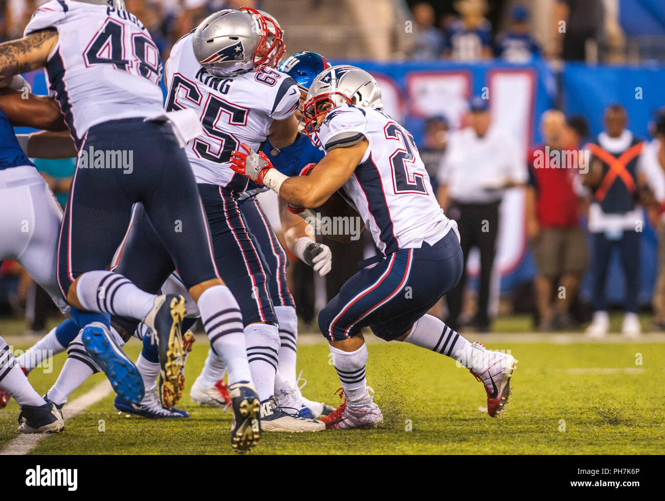 August 31, 2018 - East Rutherford, New Jersey, USA - New England Patriots zurück läuft, Kenneth Farrow (27) Sucht Zimmer laufen während der preseason Spiel zwischen den New England Patriots und die New York Giants bei MetLife Stadium in East Rutherford, New Jersey. Duncan Williams/CSM Stockfoto