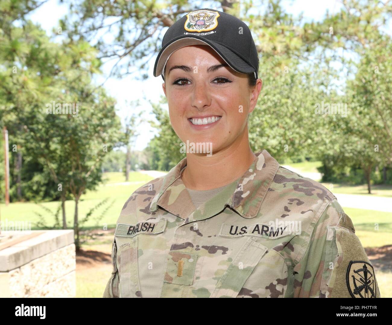 2. Lt Bernstein Englisch, eine Armee finden Soldat, der Aufträge an die Weltklasse Athleten Programm erhalten, wurde vor kurzem von der US-Armee Treffsicherheit in Fort Benning, Georgia zugeordnet, ihr Training im skeetschießen fortzusetzen, und mögliche Reise zu den Olympischen Spielen 2020. Kurz nach Army Basic Training, Englisch eine Bronzemedaille im April Weltcup in Changwon, Korea behauptet und dann im Juni, sie ergriff eine Silbermedaille bei den Siggiewi, Malta World Cup. Stockfoto