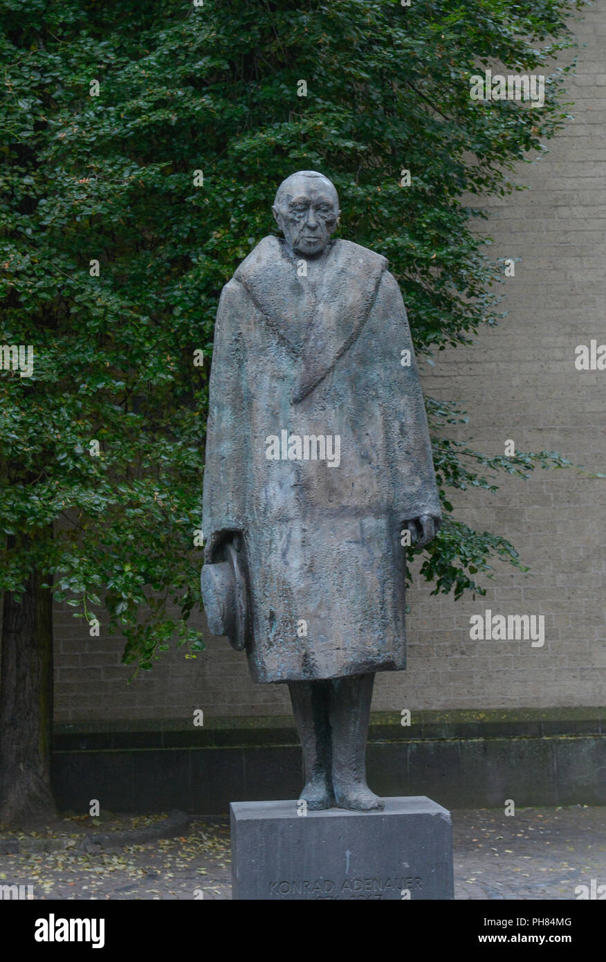 Konrad-Adenauer-Denkmal, Apostelnstrasse, Köln, Nordrhein-Westfalen, Deutschland Stockfoto