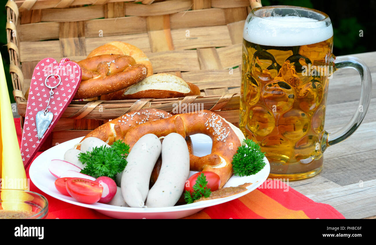 Weißwurst Mit Brezel und Bier Stockfotos und -bilder Kaufen - Alamy