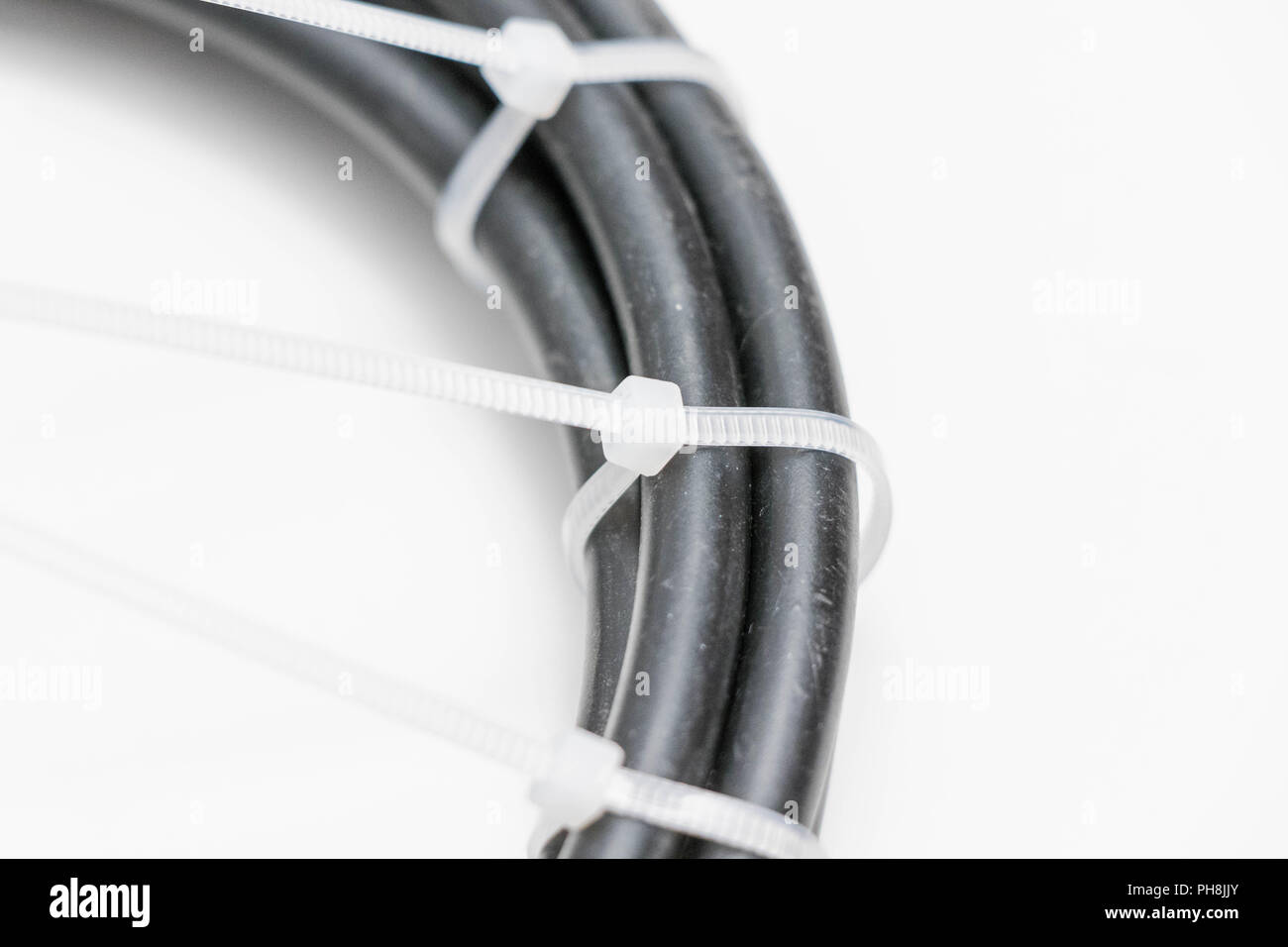 Kabel Binden Stockfotos und -bilder Kaufen - Alamy