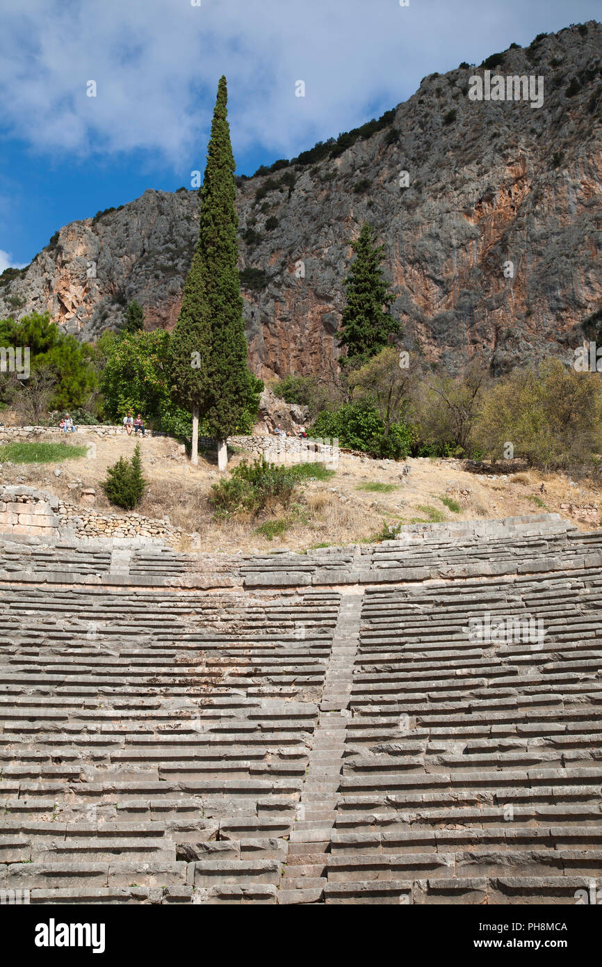 Theater, das Heiligtum des Apollo, Delphi archäologische Stätte, Mittelgriechenland, Griechenland, Europa Stockfoto