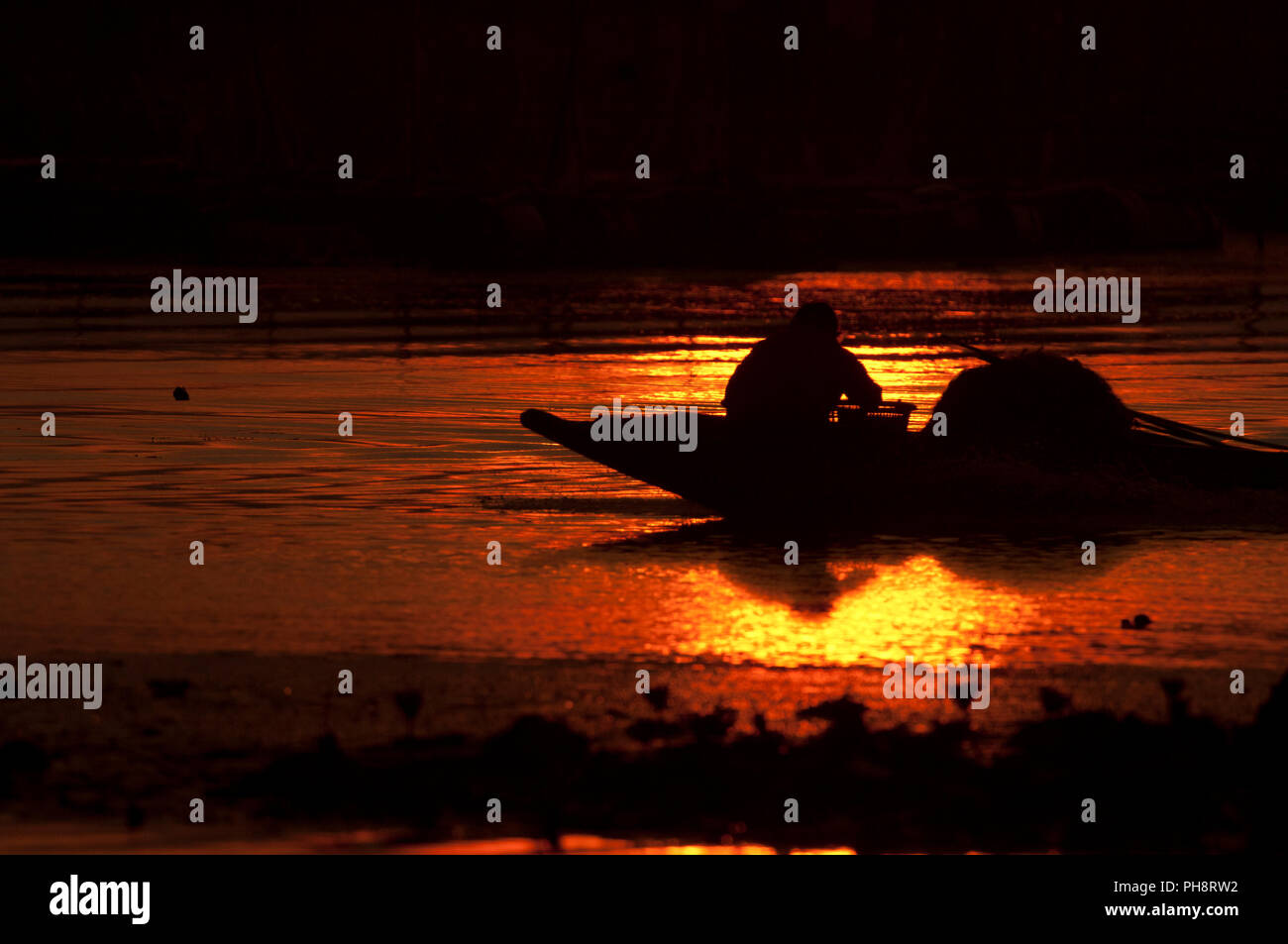 Fischer - früh - Sunrise - Longtail-Boot - Tale Noi - Patthalung - Thailand Stockfoto