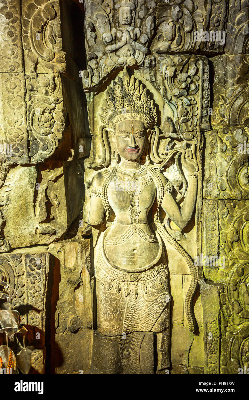 Schöne alte Kalben von Apsara in Preah Khan Tempel Stockfoto