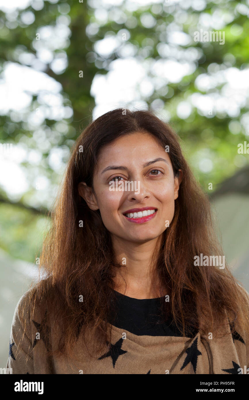 Devi Sridhar ist ein US-amerikanischer Gesundheitsforscher, der den Lehrstuhl für Global Public Health an der Universität Edinburgh innehat. Im April 2020 wurde Sridhar in die "zeitlich begrenzte Expertengruppe" der schottischen Regierung aufgenommen, um bei der Entwicklung und Verbesserung ihres Plans für den Umgang mit der COVID-19-Pandemie in Schottland zu helfen. Auf dem Edinburgh International Book Festival. Edinburgh, Schottland. Bild von Gary Doak / Alamy Stockfoto