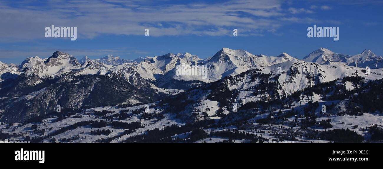 Atemberaubende Aussicht vom Rellerli Skigebiet, Schweiz Stockfoto