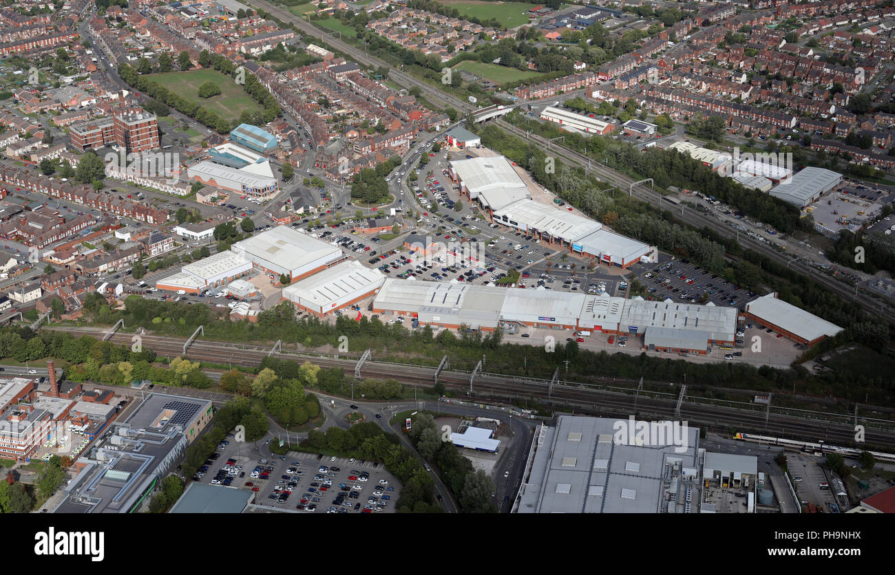 Luftaufnahme von Grand Junction Retail Park in Crewe, Cheshire Stockfoto