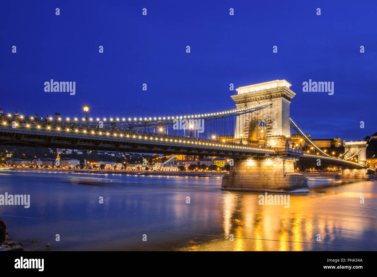 Szechenyi Lanchid - Szechenyi Suspencion Brücke in Budapest, Ungarn Stockfoto