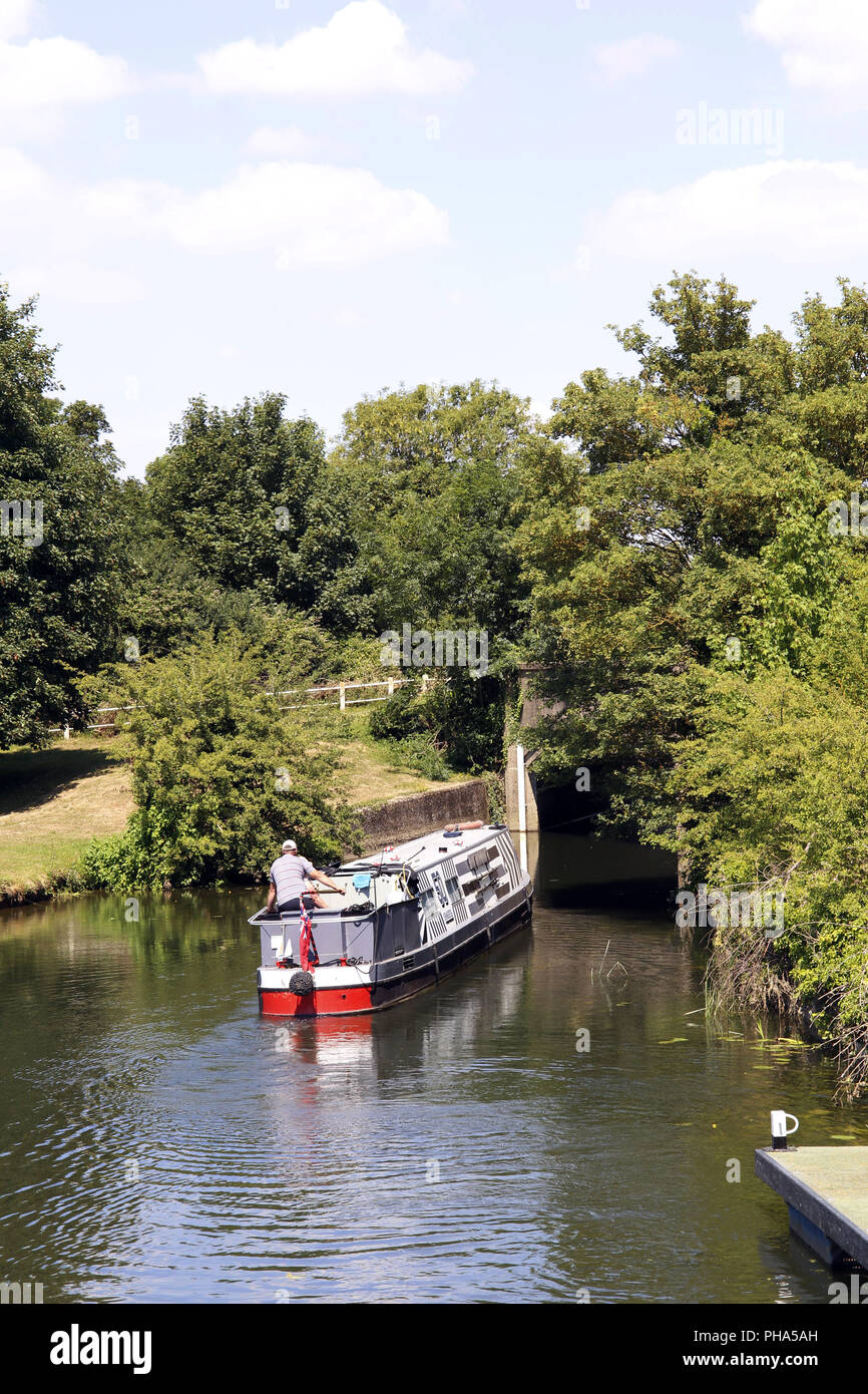15-04 auf dem Fluss Nene in Barnwell Lock, Oundle, Northamptonshire, England Stockfoto
