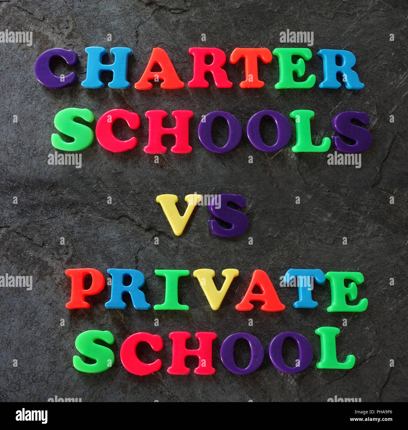 Charter vs Private Schule Konzept Stockfoto