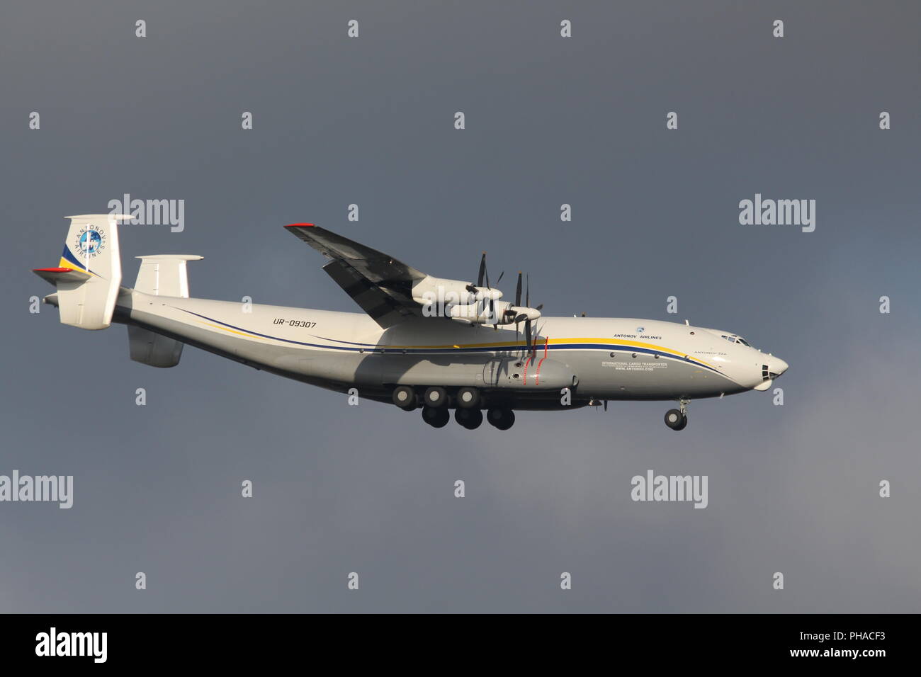 Antonov 22 der Antonov Airlines (Antonov Design Bureau). Stockfoto