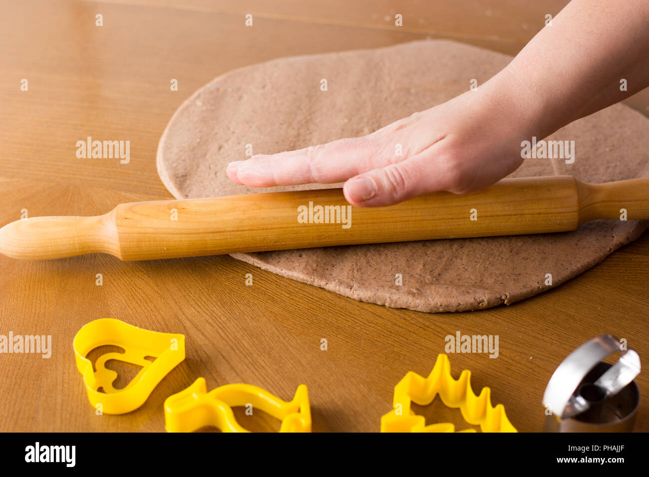 Vorbereitung Ostern Lebkuchen Cookies. Stockfoto