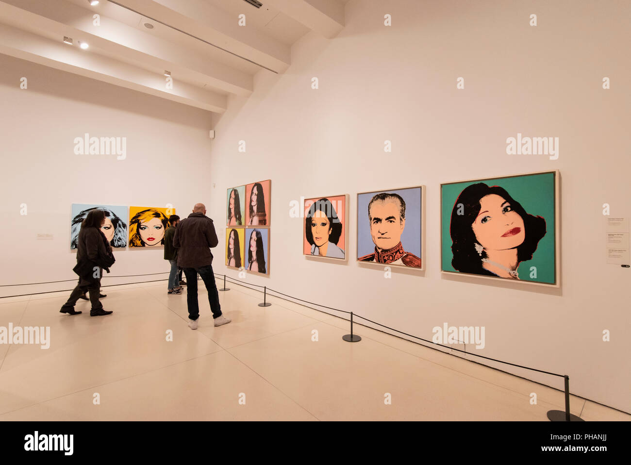 Andy Warhol Ausstellung im CaixaForum Art Center, Ehemalige elektrische Power Station transformiert durch Herzog und de Meuron Architekten, Paseo del Prado. Stockfoto