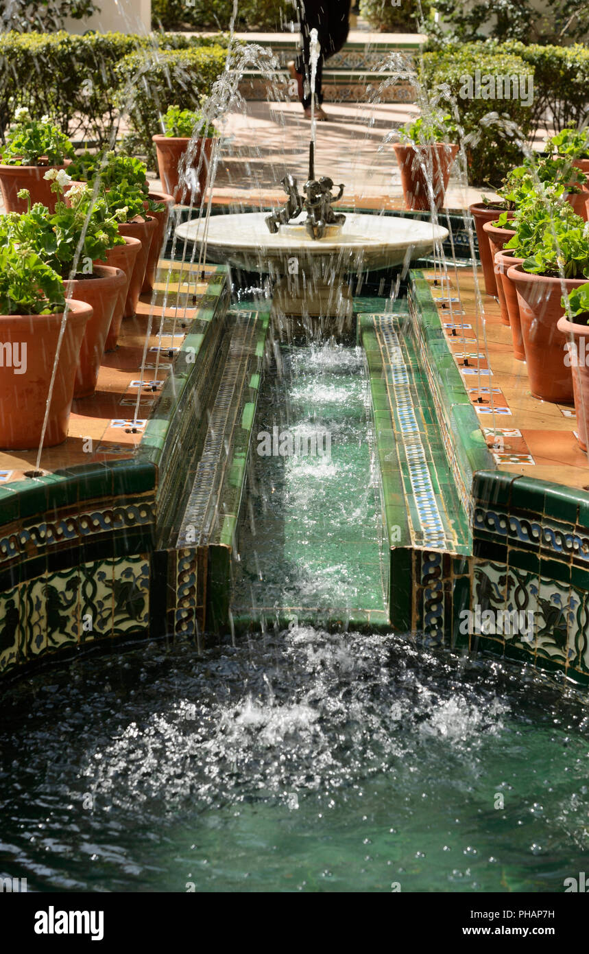 Garten des Museo Sorolla. Dieses Museum zeigt vor allem die Arbeit der große Maler Joaquin Sorolla (1863-1923). Das Gebäude war ursprünglich der Ar Stockfoto