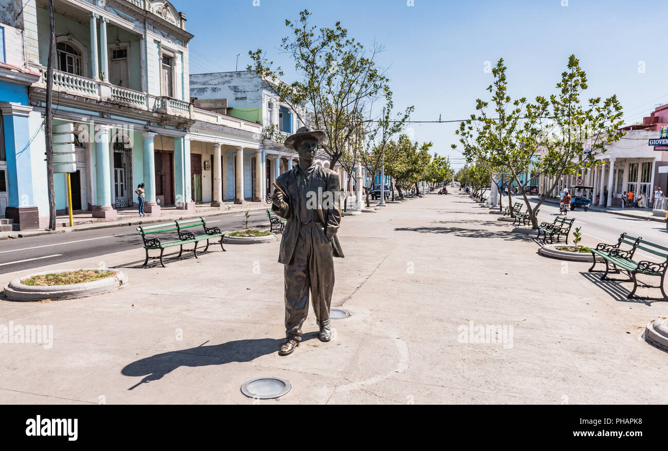 Cienfuegos, Kuba / 15. März 2016: Denkmal für Benny Moré, einen kubanischen Sänger, Bandleader und Songwriter, bekannt als El Bárbaro del Ritmo und El Sonero Mayor. Stockfoto