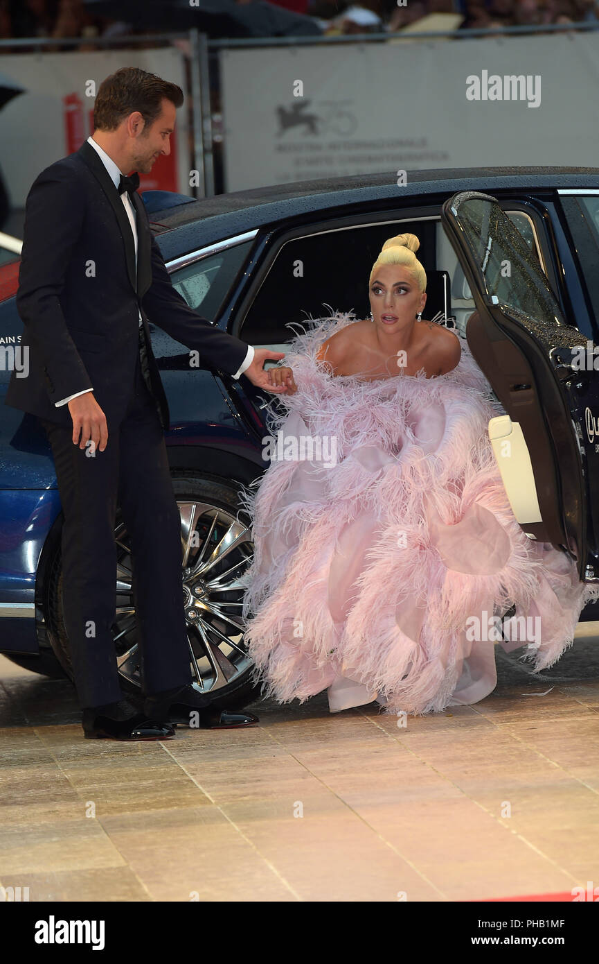 Venedig, Italien. 31 Aug, 2018. 75. Filmfestival von Venedig, roten Teppich Film 'ein Stern ist geboren". Im Bild: Lady Gaga, Bradley Cooper Credit: Unabhängige Fotoagentur/Alamy leben Nachrichten Stockfoto Venedig, Italien. 31 Aug, 2018. 75. Filmfestival von Venedig, roten Teppich Film 'ein Stern ist geboren". Im Bild: Lady Gaga, Bradley Cooper Credit: Unabhängige Fotoagentur/Alamy leben Nachrichten Stockfoto