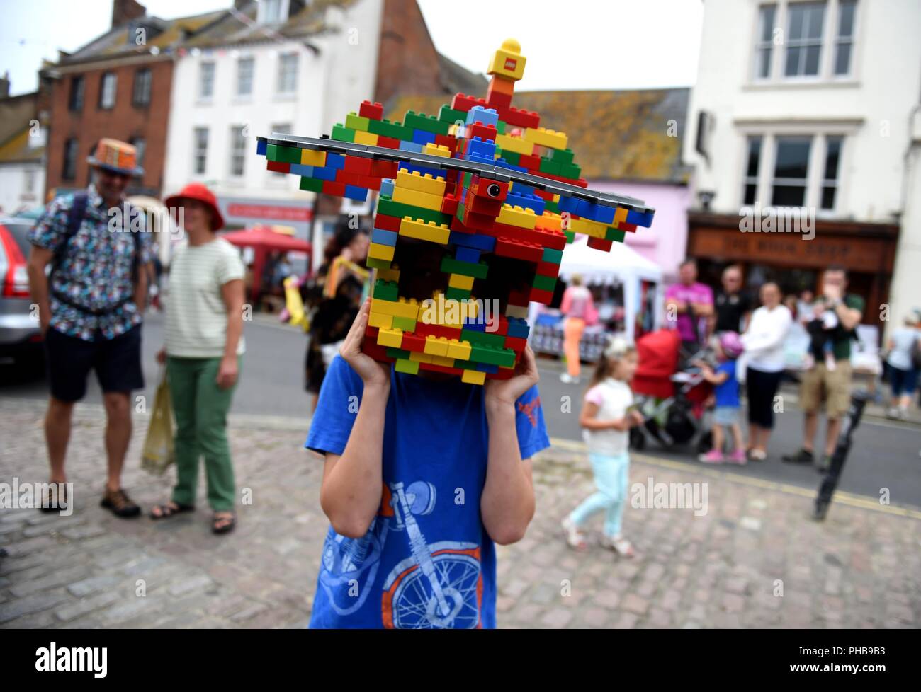Bridport, Großbritannien. 1. September 2018. Bridport hat Festival, Dorset, Großbritannien, Lego junge fröhliche Allen Credit: Finnbarr Webster/Alamy leben Nachrichten Stockfoto
