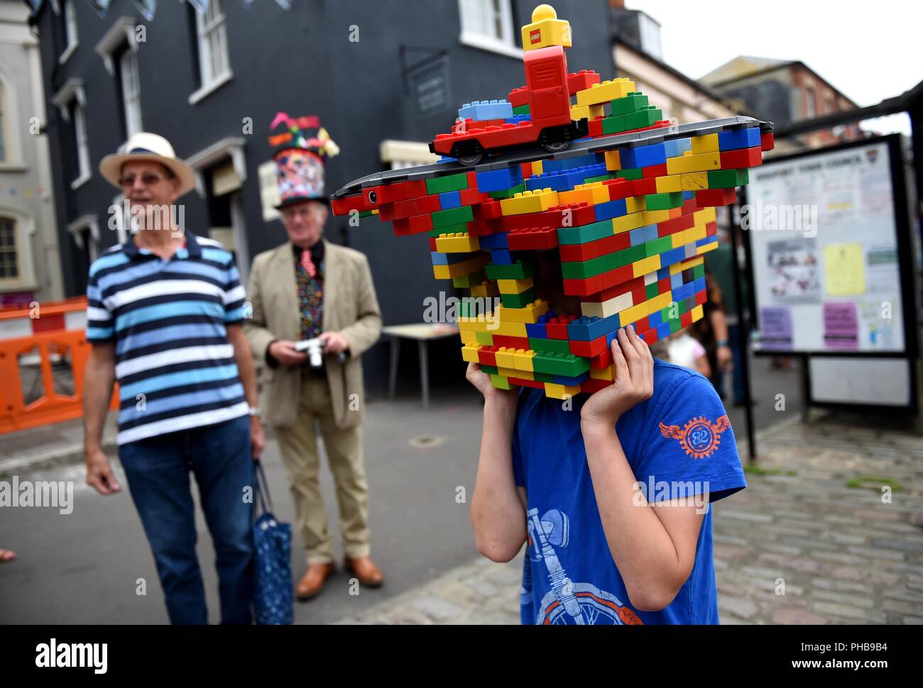 Bridport, Großbritannien. 1. September 2018. Bridport hat Festival, Dorset, Großbritannien, Lego junge fröhliche Allen Credit: Finnbarr Webster/Alamy leben Nachrichten Stockfoto