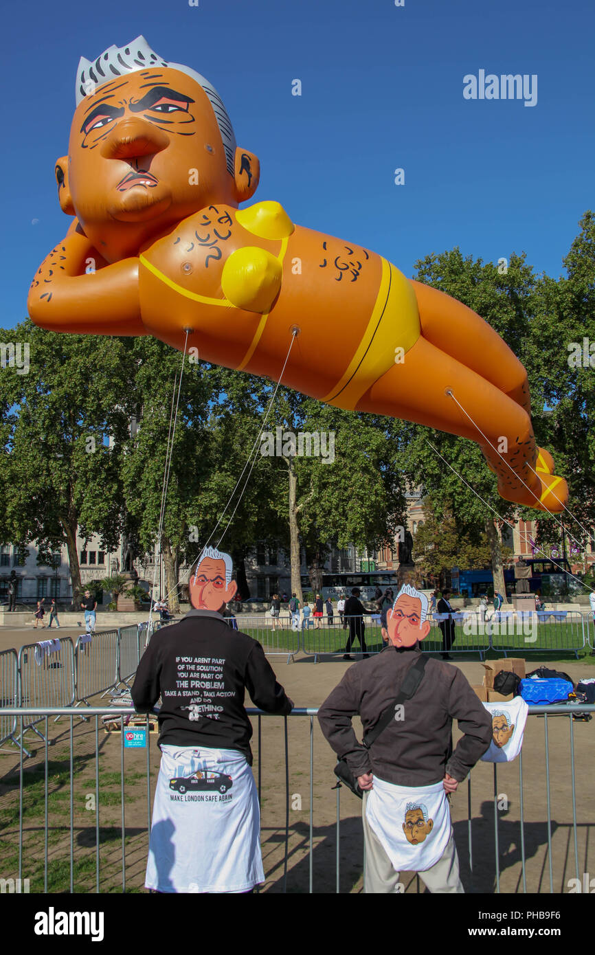 London, Großbritannien. 1. September 2018. Die demonstranten von Sadiq Khan an den Ballon Kredit: Alex Cavendish/Alamy leben Nachrichten Stockfoto