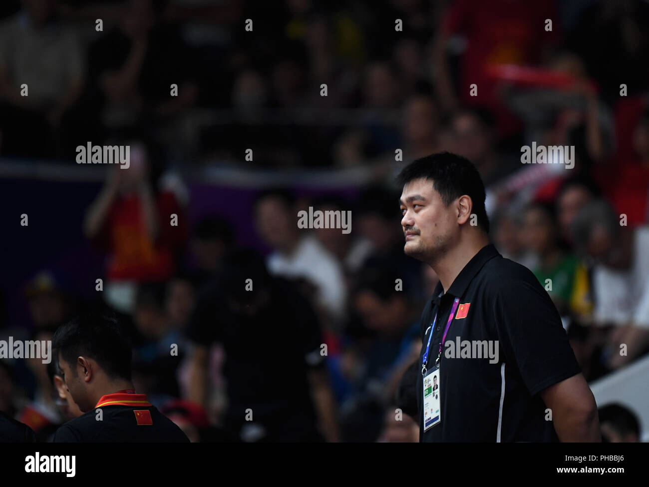 (180901) -- JAKARTA, Sept. 1, 2018 (Xinhua) - Yao Ming Uhren basketball Finale zwischen China und dem Iran am 18. Asian Games 2018 in Jakarta, Indonesien, Sept. 1, 2018 der Männer. (Xinhua / Huang Zongzhi) Stockfoto