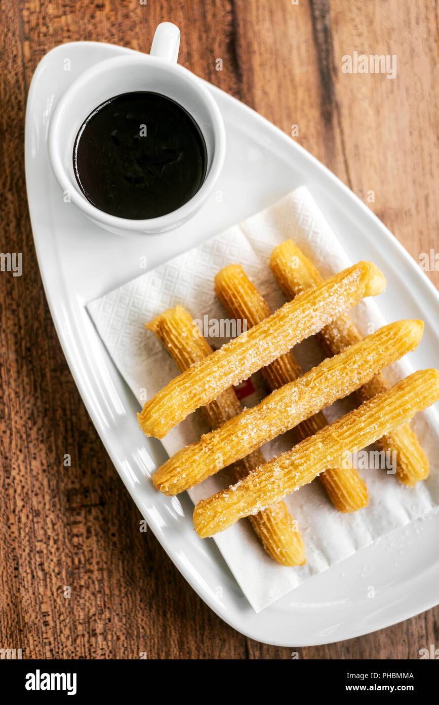 Klassische spanische churros -Fotos und -Bildmaterial in hoher ... Klassische spanische churros -Fotos und -Bildmaterial in hoher ...