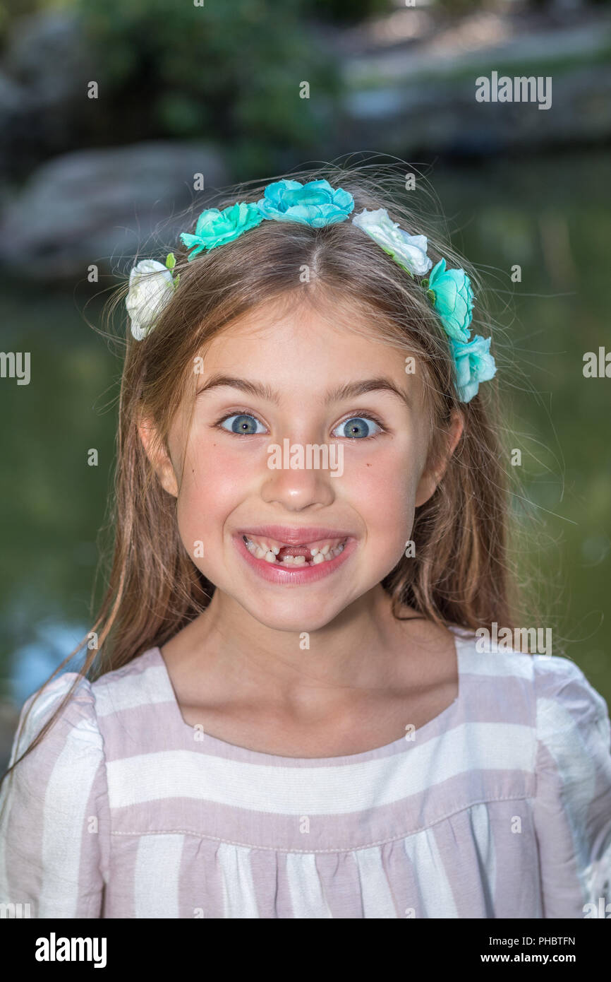 Der Lustige kleine Mädchen Porträt Stockfoto