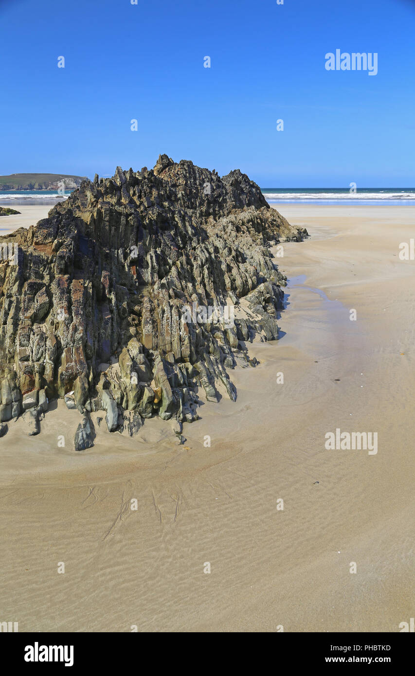 Felsigen Strand am Atlantik, Frankreich Stockfoto