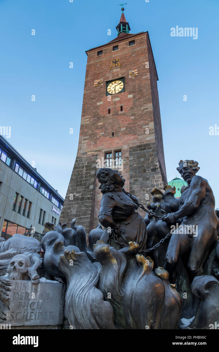 Den Weißen Turm und das Ehekarussell Brunnen, Nürnberg, Bayern, Deutschland, Europa Stockfoto