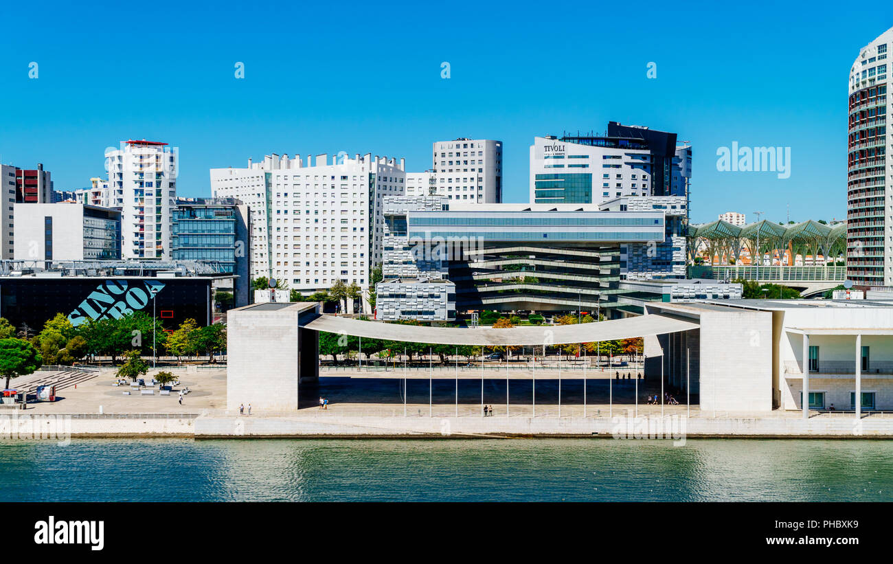 Lissabon, Portugal - 18. AUGUST 2017: Parque das Nacoes (Park der Nationen) in Lissabon ist ein modernes Kulturzentrum Stockfoto