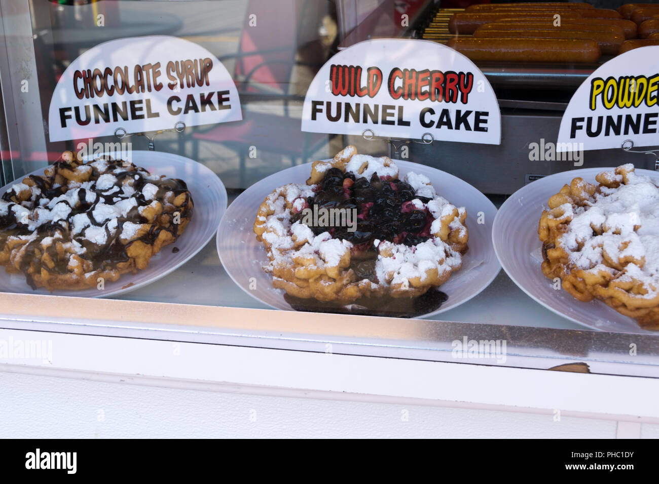 Trichter Kuchen ist ein beliebtes Dessert am Boardwalk Stockfoto