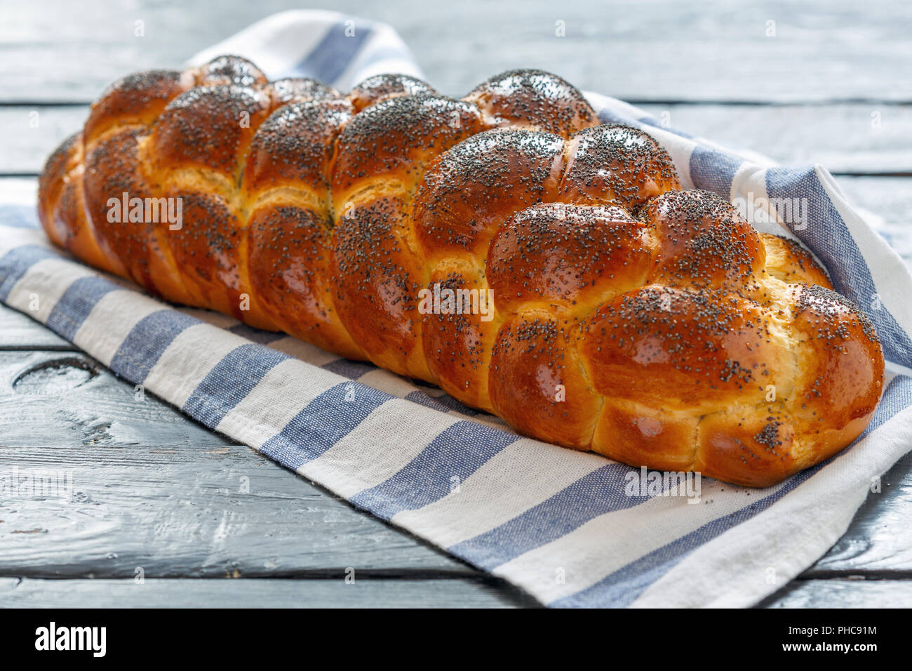 Challah jüdisches brot -Fotos und -Bildmaterial in hoher Auflösung – Alamy