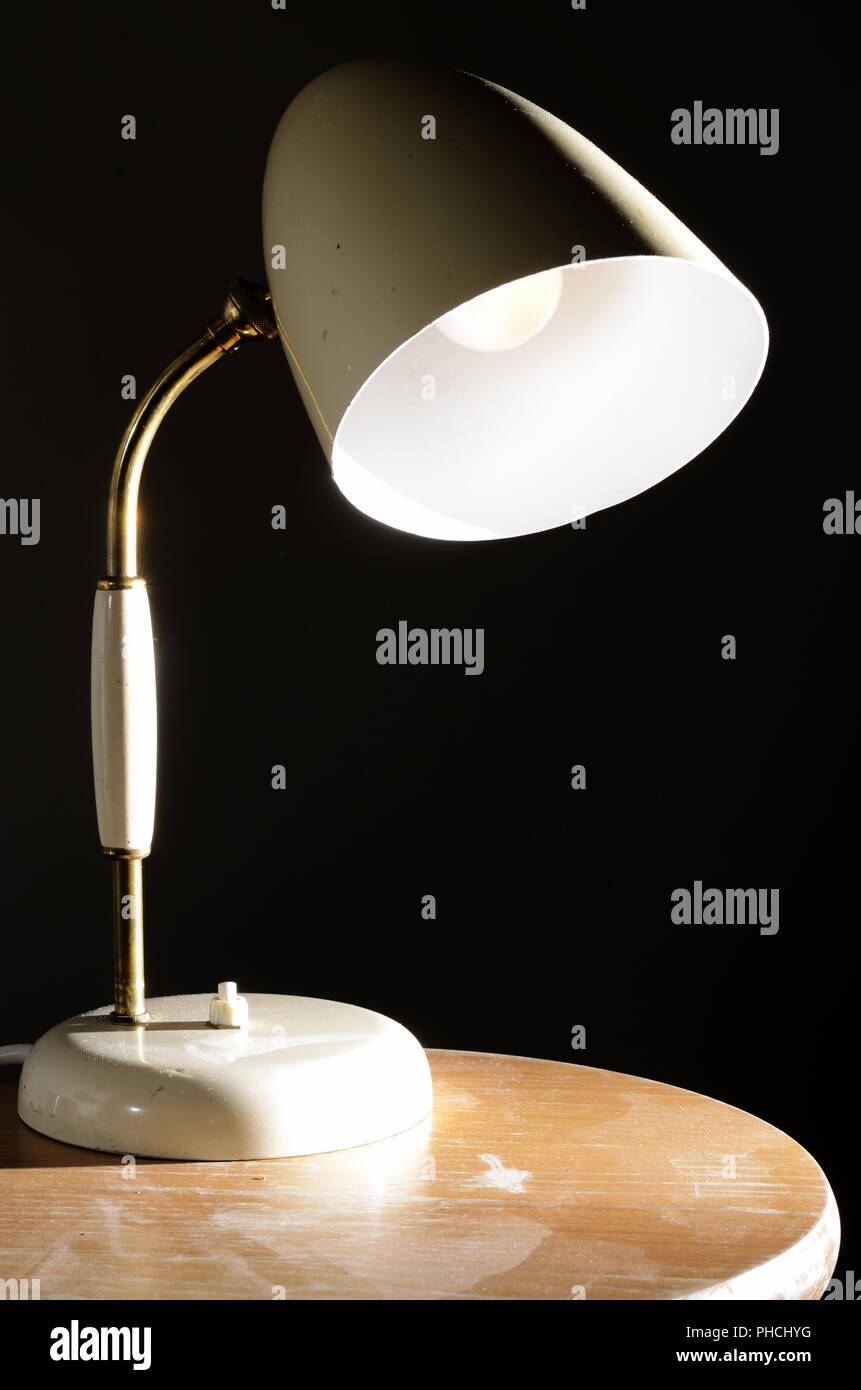 Vintage Lampe auf dem Tisch Stockfoto