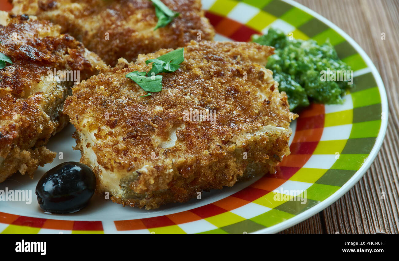 Frittierte Karpfen in Rumänisch Stockfoto