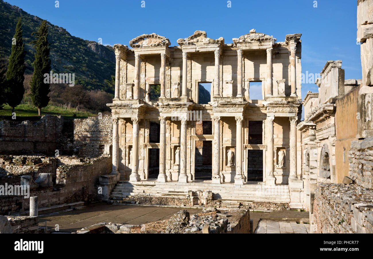 Celsus Bibliothek im Morgenlicht in Ephesus, Türkei Stockfoto