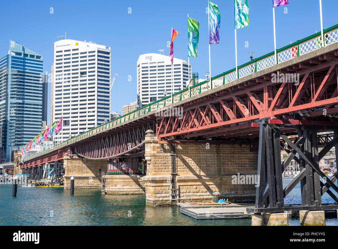 Pyrmont Bridge über Darling Harbour in die Innenstadt von Sydney, New South Wales, Australien Stockfoto