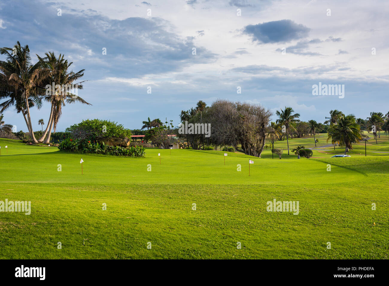 Varadero, Kuba/19. März 2016: Grüne Rasen und Bohrungen an der Varadero Golf Club, der einzige 18-Loch Golfplatz in Kuba. Stockfoto