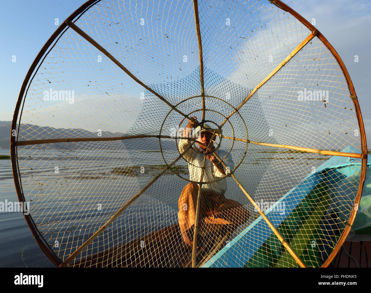 Fischer Silhouette mit net am Inle See Stockfoto