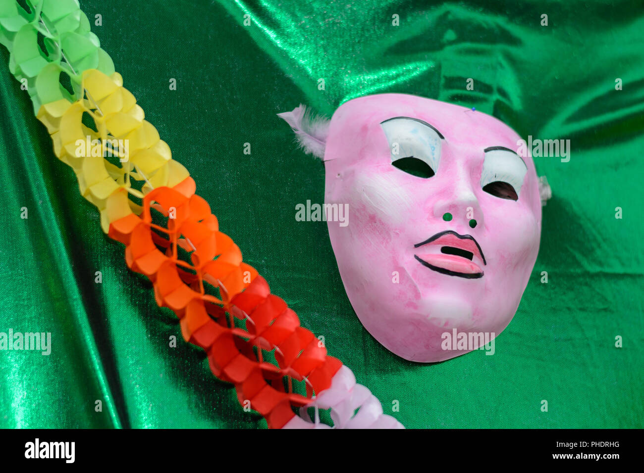 Zur Karnevalszeit ein farbenfroher Inneneinrichtung belebt Stockfoto