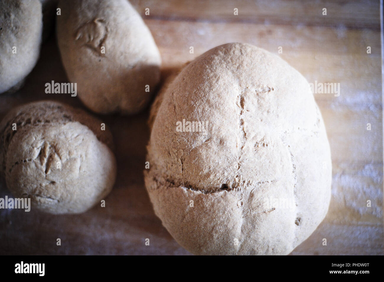 Hausgemachtes Vollkornbrot mit organischen Sauerteig Stockfoto