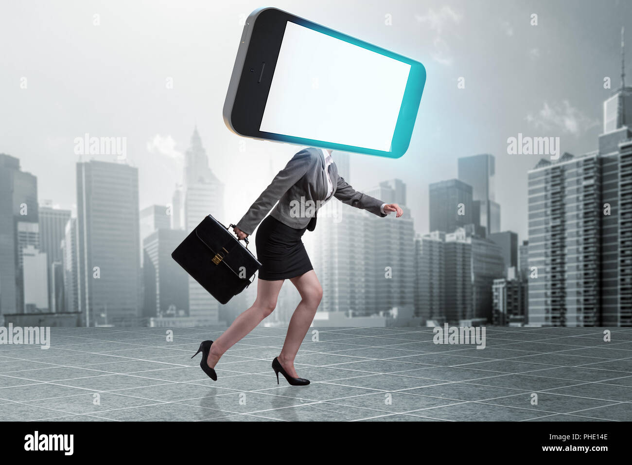 Handy Zombie unter dem Einfluss von Smartphones. Stockfoto