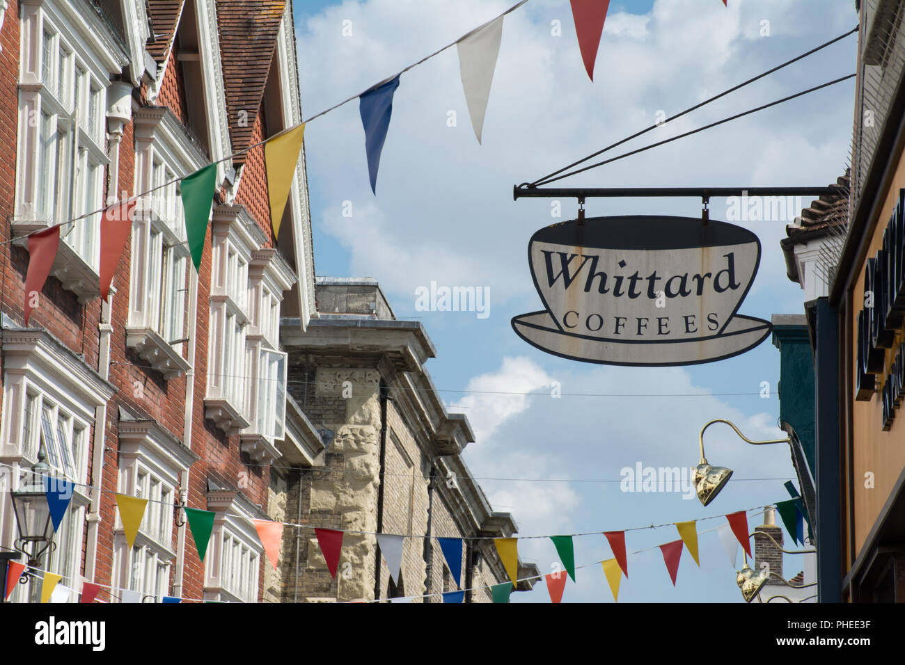 Whittard Kaffees Zeichen außerhalb des whittard von Chelsea, Tee und Kaffee shop in Butcher Row, Salisbury, Wiltshire, UK Stockfoto