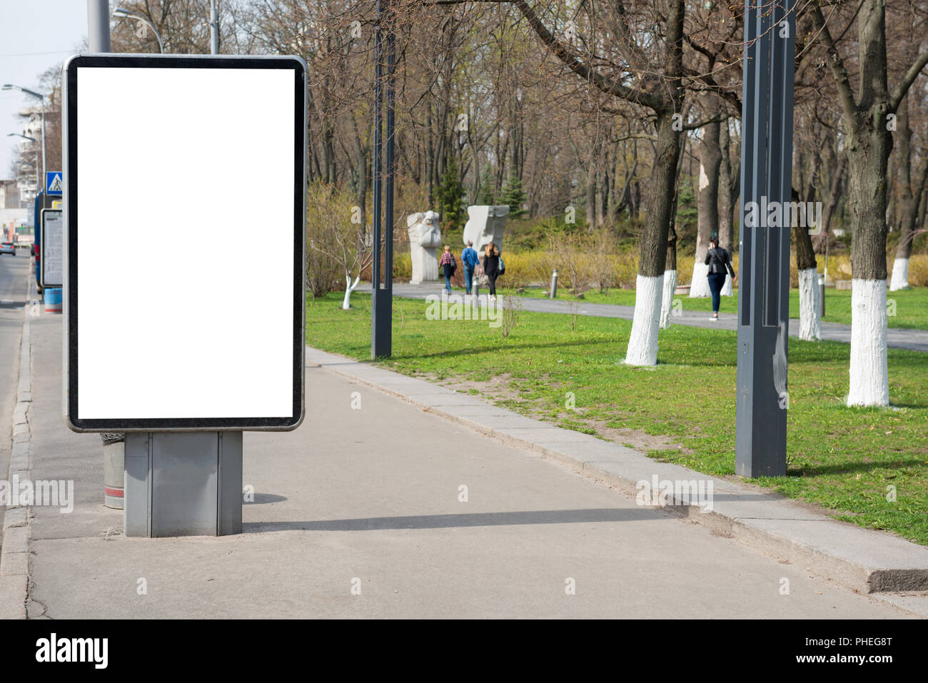 Leere Plakatwand oder Lightbox auf Stadt. Stockfoto