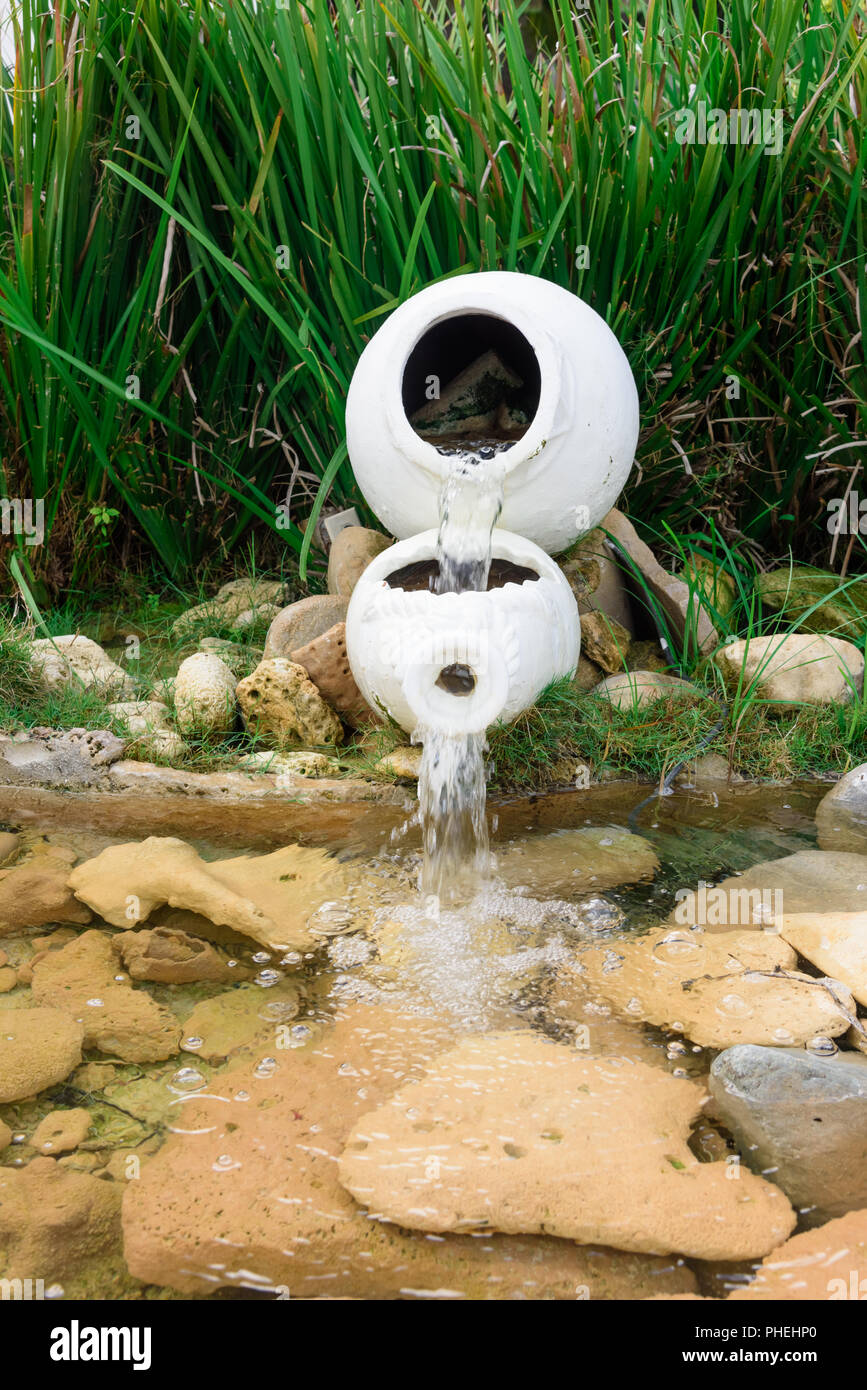 Weiß alte Wasserfall Krug Stockfoto