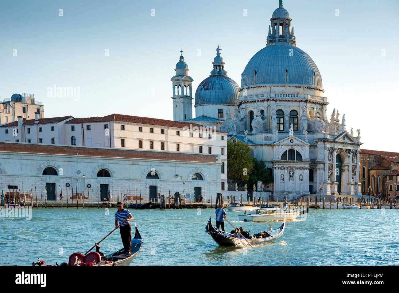 Die GONDOLIERI am Grand Canal in Venedig Stockfoto